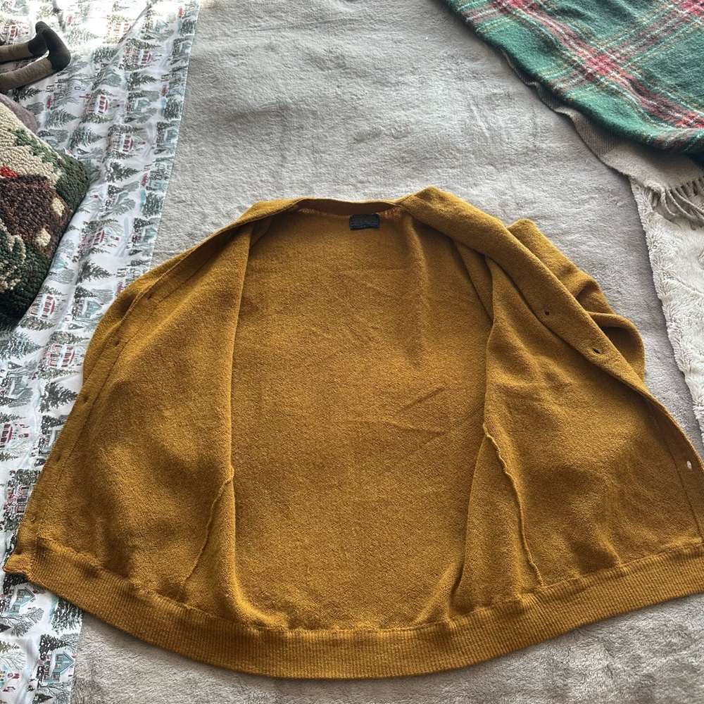 Pendleton Men's Golden Cardigan Sweater - Picture 4 of 8